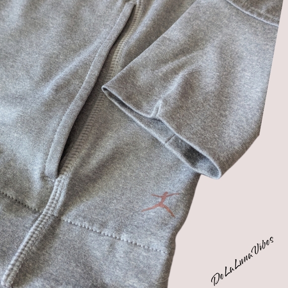 Danskin Medium NWOT Activewear Soft Grey Hoodie with long sleeves Thumb Access. - Picture 3 of 8